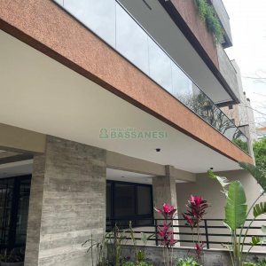 Apartamento com 241m², 3 dormitórios, 2 vagas, no bairro Exposição em Caxias do Sul para Comprar