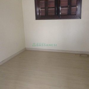 Casa com 297m², 4 dormitórios, 2 vagas, no bairro Medianeira em Caxias do Sul para Comprar