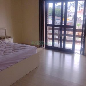 Casa com 297m², 4 dormitórios, 2 vagas, no bairro Medianeira em Caxias do Sul para Comprar