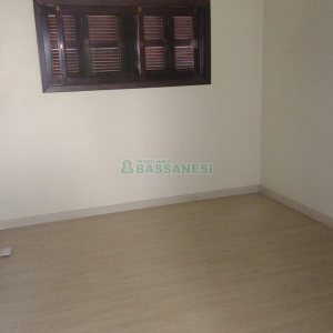 Casa com 297m², 4 dormitórios, 2 vagas, no bairro Medianeira em Caxias do Sul para Comprar