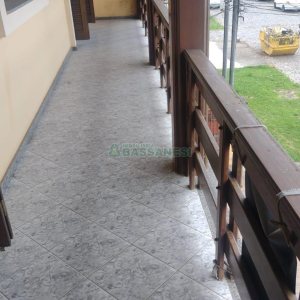 Casa com 297m², 4 dormitórios, 2 vagas, no bairro Medianeira em Caxias do Sul para Comprar