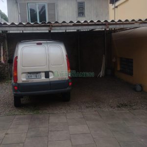 Casa com 297m², 4 dormitórios, 2 vagas, no bairro Medianeira em Caxias do Sul para Comprar