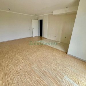 Apartamento com 85m², 3 dormitórios, 1 vaga, no bairro Desvio Rizzo em Caxias do Sul para Comprar