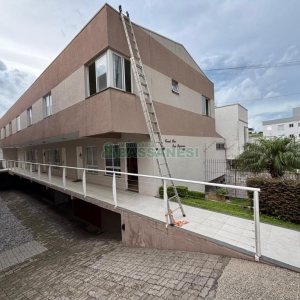 Sobrado com 62m², 2 dormitórios, 1 vaga, no bairro São Luiz em Caxias do Sul para Comprar