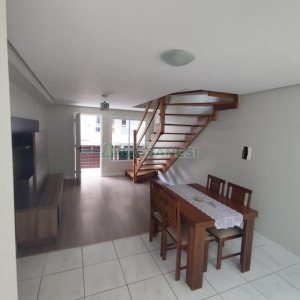Sobrado com 62m², 2 dormitórios, 1 vaga, no bairro São Luiz em Caxias do Sul para Comprar