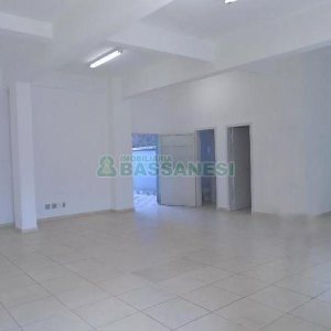 Loja com 82m², no bairro Exposição em Caxias do Sul para Comprar