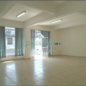 Loja com 82m², no bairro Exposição em Caxias do Sul para Comprar