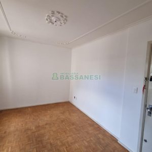 Apartamento com 90m², 2 dormitórios, 1 vaga, no bairro Centro em Caxias do Sul para Comprar