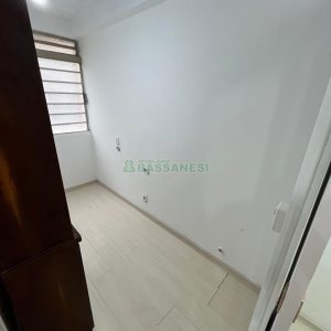 Apartamento com 53m², 2 dormitórios, no bairro Centro em Caxias do Sul para Alugar