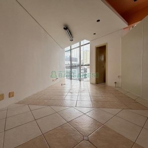 Sala com 86m², no bairro Centro em Caxias do Sul para Alugar