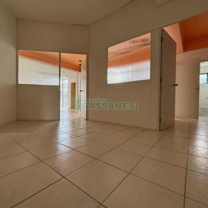 Sala com 86m², no bairro Centro em Caxias do Sul para Alugar