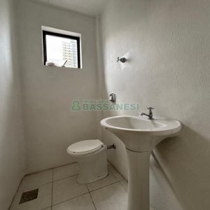 Sala com 86m², no bairro Centro em Caxias do Sul para Alugar