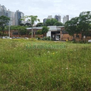 Terreno com 5000m², no bairro Exposição em Caxias do Sul para Comprar