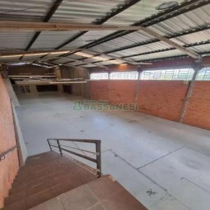 Pavilhão com 620m², no bairro Bela Vista em Caxias do Sul para Alugar