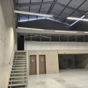 Pavilhão com 620m², no bairro Bela Vista em Caxias do Sul para Alugar
