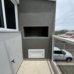Casa com 110m², 2 dormitórios, 2 vagas, no bairro Esplanada em Caxias do Sul para Comprar