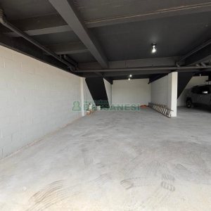 Casa com 110m², 2 dormitórios, 2 vagas, no bairro Esplanada em Caxias do Sul para Comprar