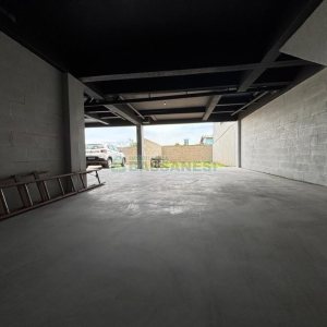 Casa com 110m², 2 dormitórios, 2 vagas, no bairro Esplanada em Caxias do Sul para Comprar