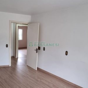 Sobrado com 234m², 3 dormitórios, 1 vaga, no bairro Colina Sorriso em Caxias do Sul para Comprar