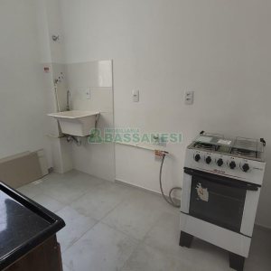 Apartamento com 52m², 2 dormitórios, 1 vaga, no bairro Serrano em Caxias do Sul para Alugar