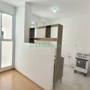 Apartamento com 52m², 2 dormitórios, 1 vaga, no bairro Serrano em Caxias do Sul para Alugar
