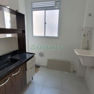 Apartamento com 52m², 2 dormitórios, 1 vaga, no bairro Serrano em Caxias do Sul para Alugar