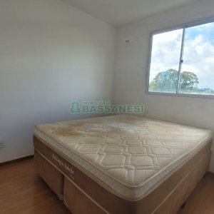 Apartamento com 52m², 2 dormitórios, 1 vaga, no bairro Serrano em Caxias do Sul para Alugar