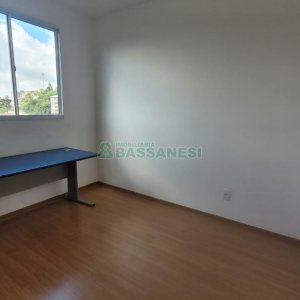 Apartamento com 52m², 2 dormitórios, 1 vaga, no bairro Serrano em Caxias do Sul para Alugar
