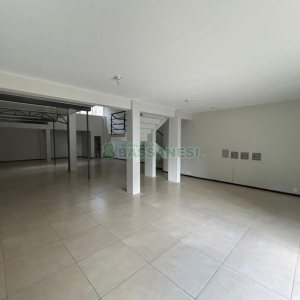 Loja com 250m², no bairro Pio X em Caxias do Sul para Alugar