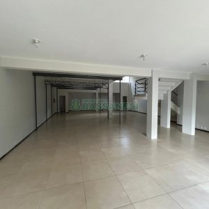 Loja com 250m², no bairro Pio X em Caxias do Sul para Alugar