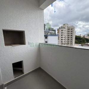 Apto Mobiliado com 42m², 1 dormitório, 1 vaga, no bairro Lourdes em Caxias do Sul para Alugar