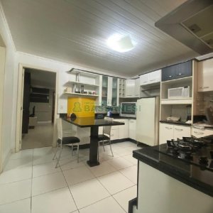 Casa com 150m², 3 dormitórios, 1 vaga, no bairro Bela Vista em Caxias do Sul para Comprar