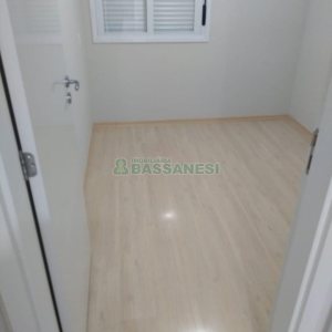 Apartamento com 60m², 2 dormitórios, 1 vaga, no bairro Pio X em Caxias do Sul para Comprar