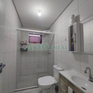 Apartamento com 60m², 2 dormitórios, 1 vaga, no bairro Pio X em Caxias do Sul para Comprar