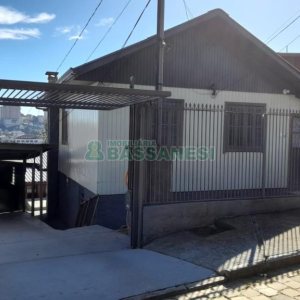 Casa com 588m², 4 dormitórios, 3 vagas, no bairro Bela Vista em Caxias do Sul para Comprar
