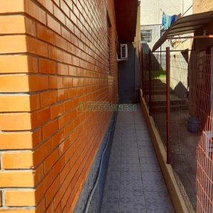 Casa com 588m², 4 dormitórios, 3 vagas, no bairro Bela Vista em Caxias do Sul para Comprar