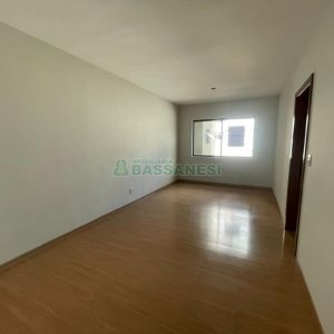 Apartamento com 85m², 2 dormitórios, 1 vaga, no bairro São Leopoldo em Caxias do Sul para Comprar