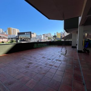 Apartamento com 85m², 2 dormitórios, 1 vaga, no bairro São Leopoldo em Caxias do Sul para Comprar