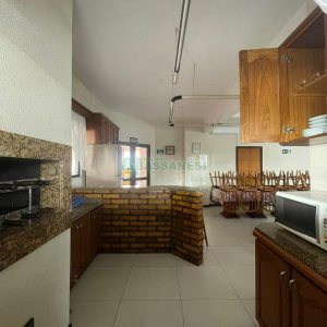 Apartamento com 85m², 2 dormitórios, 1 vaga, no bairro São Leopoldo em Caxias do Sul para Comprar