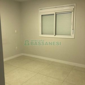 Apto Mobiliado com 56m², 2 dormitórios, 1 vaga, no bairro Panazzolo em Caxias do Sul para Comprar