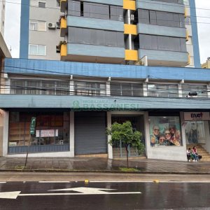 Loja com 235m², 1 vaga, no bairro Pio X em Caxias do Sul para Comprar