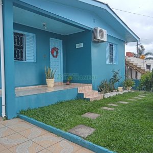 Casa com 188m², 2 dormitórios, 1 vaga, no bairro Santa Fé em Caxias do Sul para Comprar