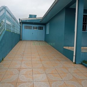 Casa com 188m², 2 dormitórios, 1 vaga, no bairro Santa Fé em Caxias do Sul para Comprar
