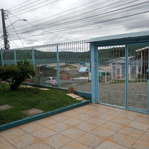Casa com 188m², 2 dormitórios, 1 vaga, no bairro Santa Fé em Caxias do Sul para Comprar