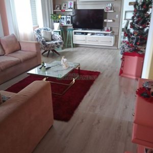 Casa com 188m², 2 dormitórios, 1 vaga, no bairro Santa Fé em Caxias do Sul para Comprar