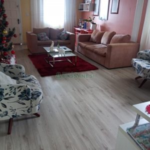 Casa com 188m², 2 dormitórios, 1 vaga, no bairro Santa Fé em Caxias do Sul para Comprar