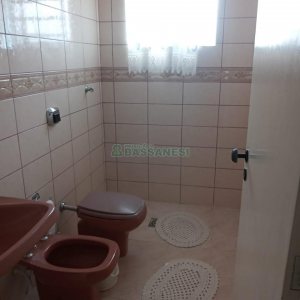 Casa com 188m², 2 dormitórios, 1 vaga, no bairro Santa Fé em Caxias do Sul para Comprar