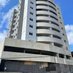 Apartamento com 77m², 2 dormitórios, 2 vagas, no bairro Petrópolis em Caxias do Sul para Comprar
