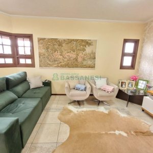 Casa Comercial com 165m², 3 dormitórios, no bairro Bela Vista em Caxias do Sul para Alugar