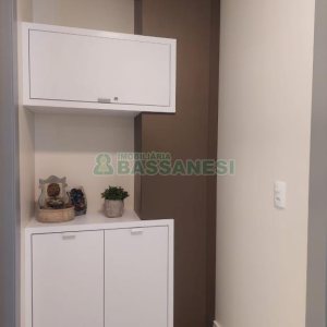 Sala Mobiliada com 48m², 1 vaga, no bairro Centro em Caxias do Sul para Alugar